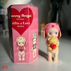 Sonny Angel Gifts of Love Cuddly Bear